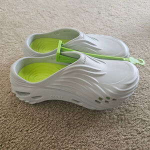 Men's Echo Wave Crocs Size 6 - Womens 8